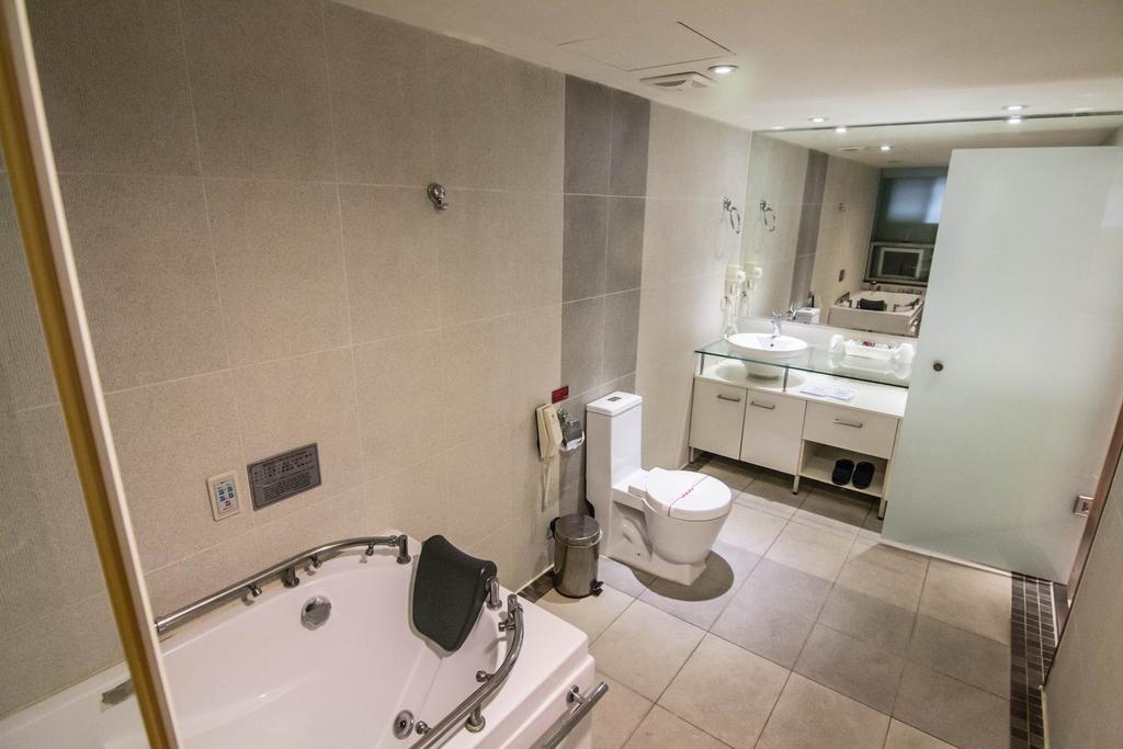 Katherine Plaza Hotel Гаосюн Экстерьер фото