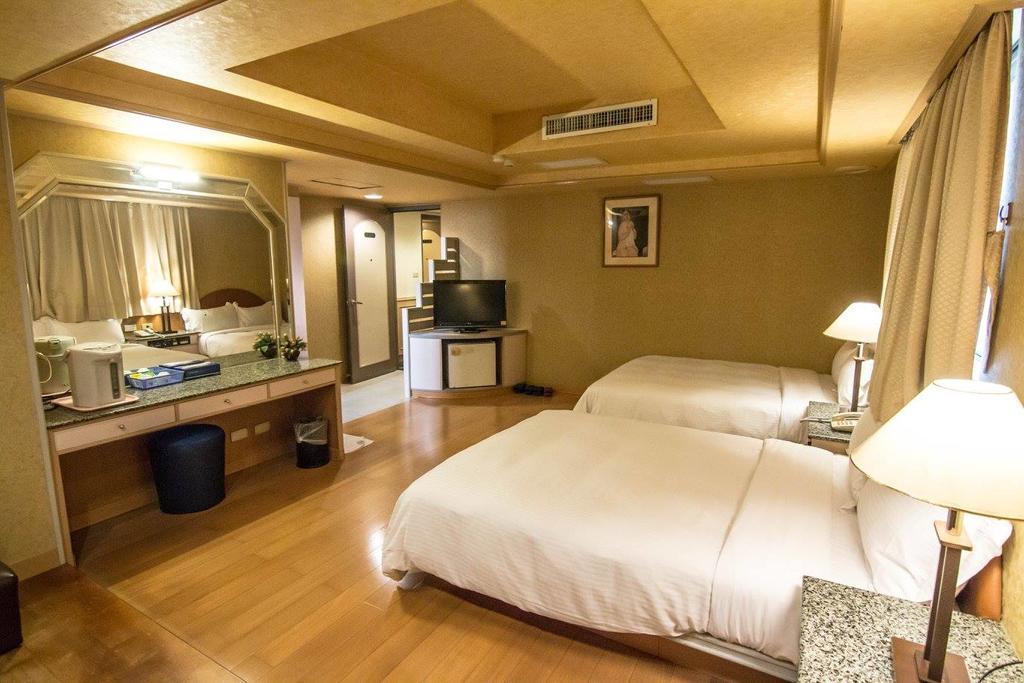 Katherine Plaza Hotel Гаосюн Экстерьер фото