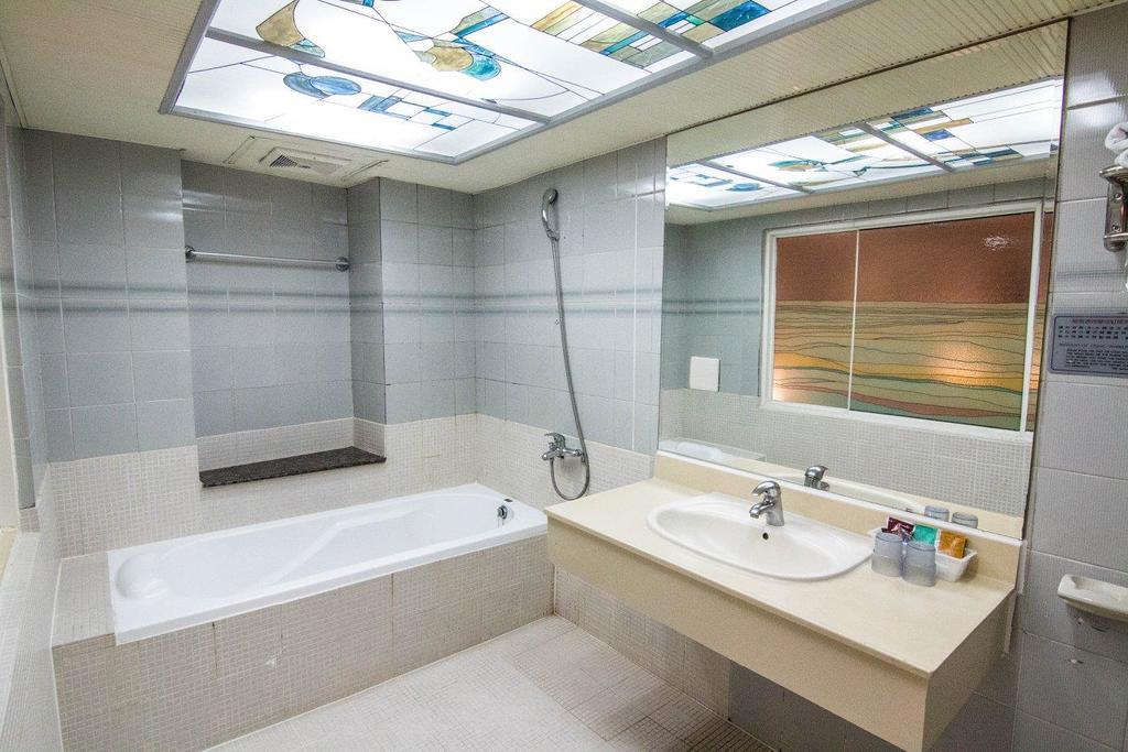 Katherine Plaza Hotel Гаосюн Экстерьер фото