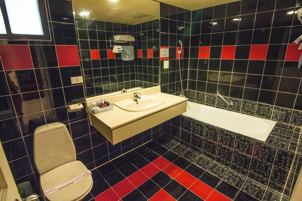 Katherine Plaza Hotel Гаосюн Экстерьер фото